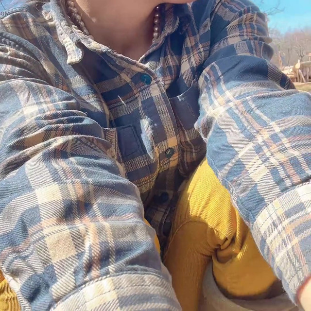 pee on the ground near truck wheel