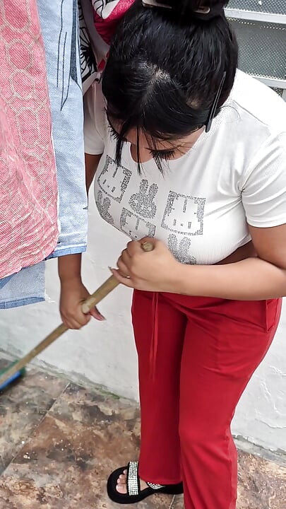 This Venezuelan was tired of sweeping my house and I made her fuck look at her ass so rich and big she has