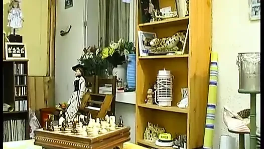 Papi Sabrina'ya günün fethini sunuyor