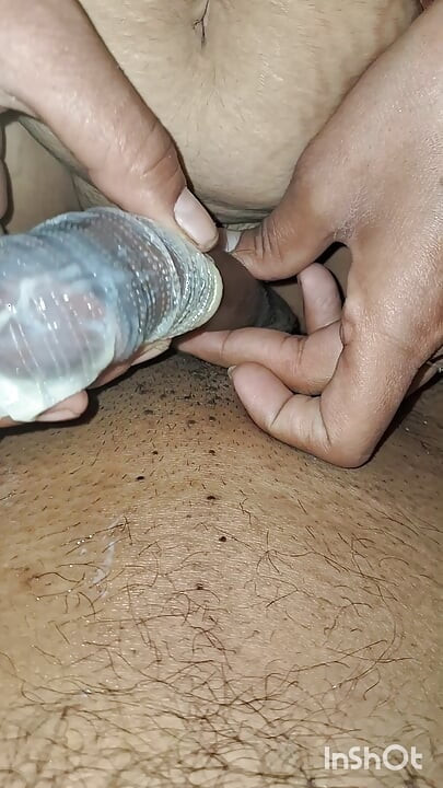 Hintli kız kardeş sunny yağlı amından sert sikiliyor