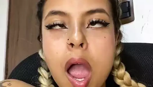 Kamerada mastürbasyon: luu sell