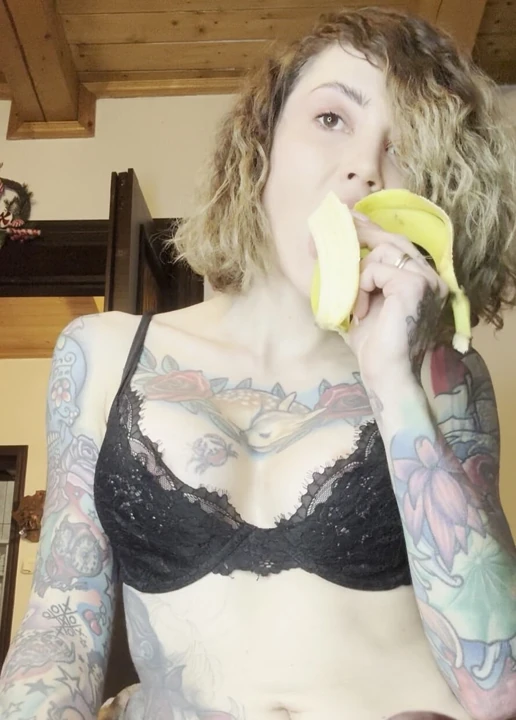 Sadece ben, göğüslerim ve bir muz 🍌