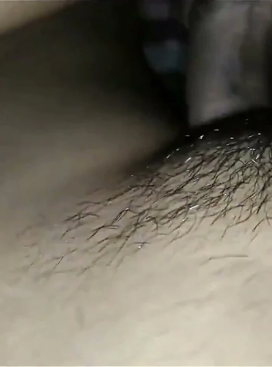 Nisha üvey kız kardeş üvey erkek kardeşiyle üstüne otururken seks videosu çekiyor