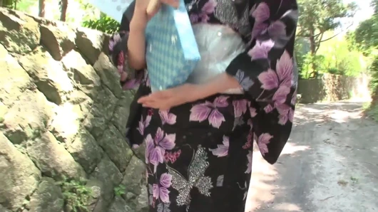 19 yaşındaki Japon öğrenci üniversiteye giderken otobüste şaşkına dönüyor