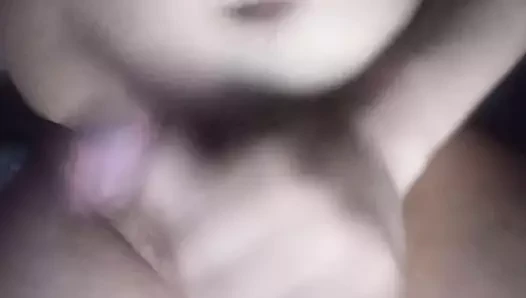 Sünnetim çok iyi inene kadar yarağımı çok sert çekiyorum. ...
