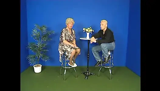 Olgun kaltak iki yarağa birden biniyor, tek tek