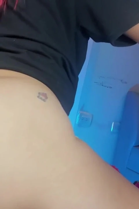 Anüsümde Hızlı Penis - Baş Dönmesi İtişler