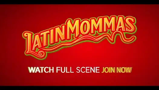 Kübalı bomba Jacqueline Rose ve purosunu.