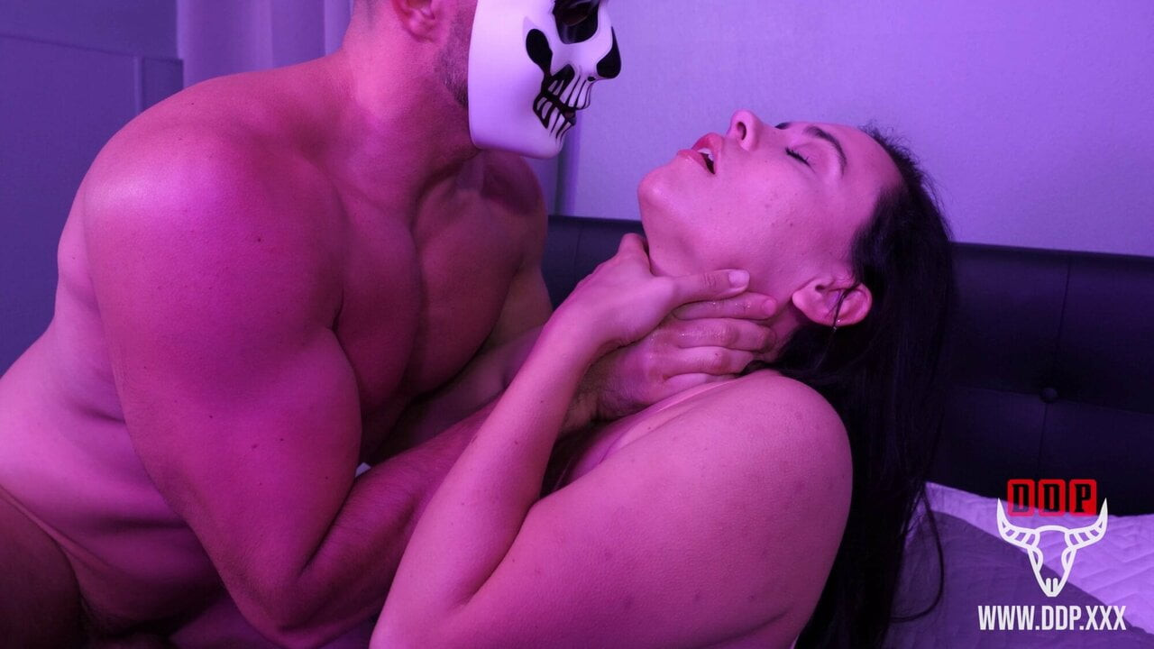 Seksi Brezilyalı milf squirts için 1st zaman ve alır yüz
