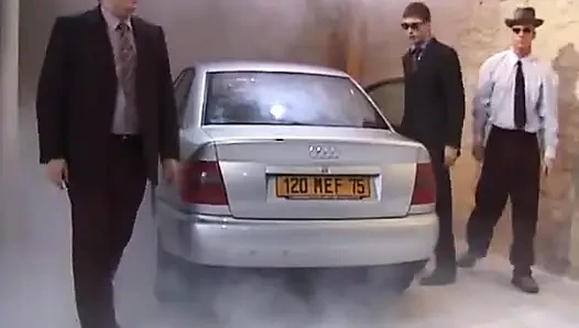 Nasıl sikişileceğini bilen Fransız hatunlarla sert anal seans