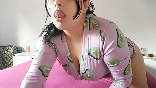 Büyük yarağını istiyorum Hintli yengenin büyük yarağa ihtiyacı var