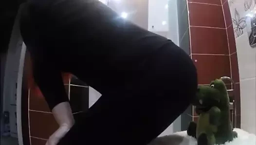 Sert osuruk büyük bir kıçlı kız