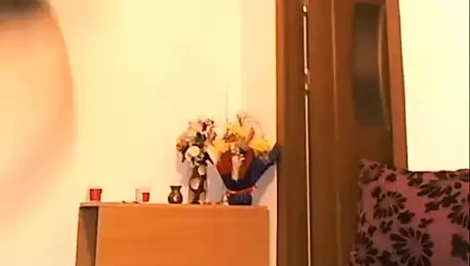 sarışın dom içinde lateks gösterme kapalı