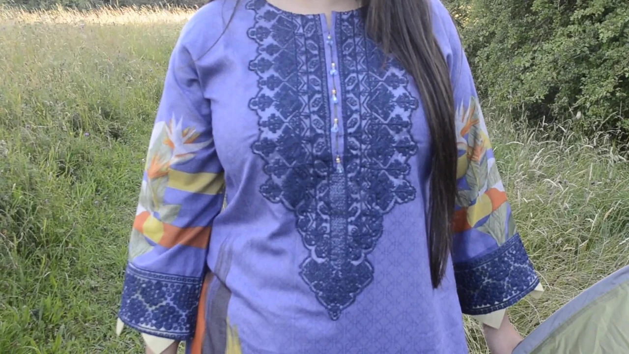 ब्रिटिश भारतीय रंडी धोखा देती है पति की तम्बू में बाहर काले लंड द्वारा चुदाई