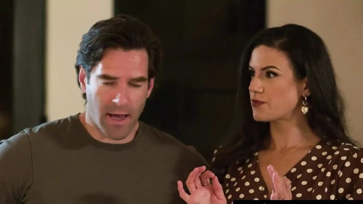 Modern zamanların günahları - Penny Berber ve kocası değişim öğrencisi Holly Day'e şaplak atarken tahrik oluyor