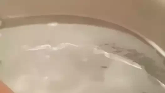 karısı jilling içinde the küvet