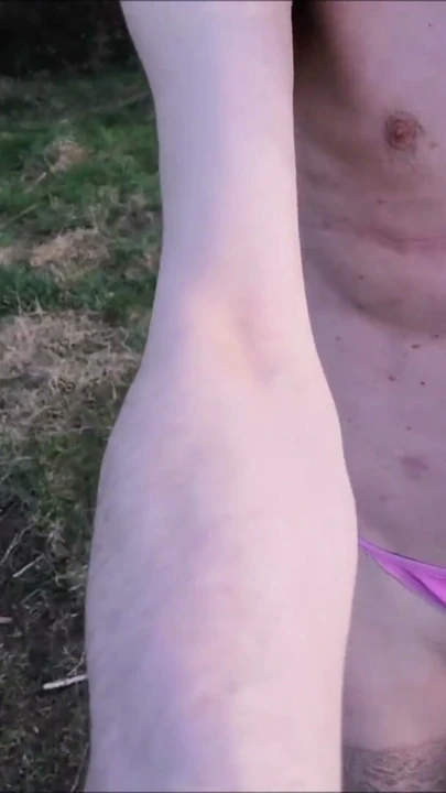Sexy Cd Bella Outdoor Strip And Cum | Klip 1