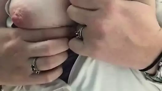 Busty bebek yanıp sönen onu göğüsler at evde 51