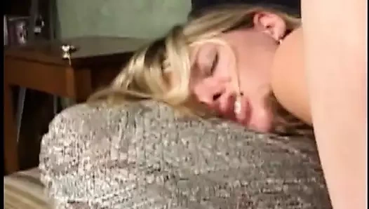 Edepsiz sürtükler sert sikişiyor