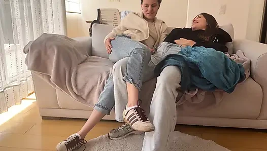 Eşim romantik lezbiyen seksin nasıl yapılacağını hatırlıyor