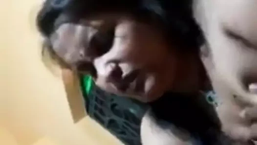 Odia, karı koca seksten zevk alır.