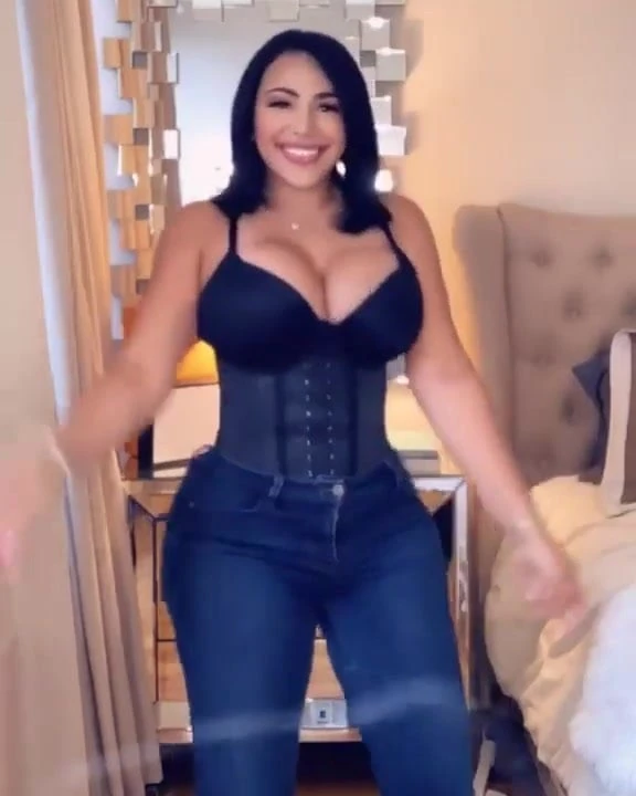 Super hiper mega diosa