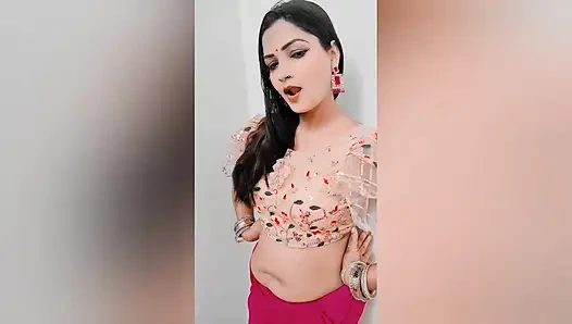 Saali'nin seksi vücudu tarafından baştan çıkarılan yarak jija ji sıkı amcığını ve götünü sikiyor Hintçe ses