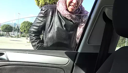 Türk müslüman kadın sapık Amerikalı adama arabasında elle muamele çekiyor