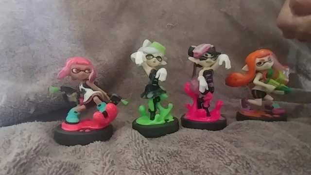 4 kalamar kız amiibo üzerinde Cumming!