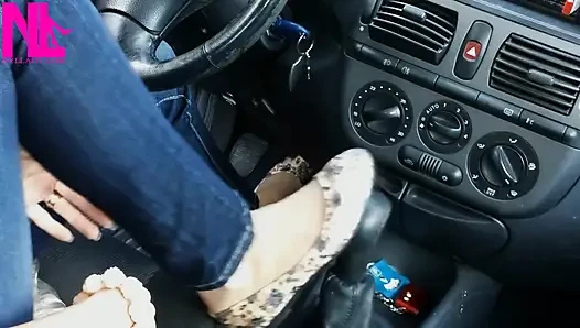 Çiçekli dairelerde pedal pompalıyor