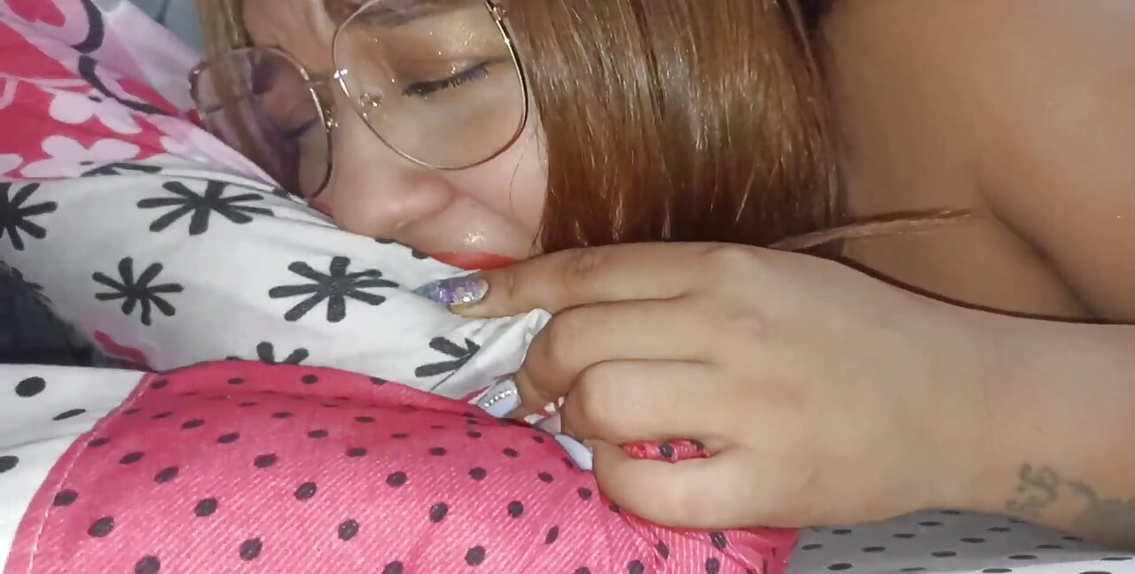 Venezuelalı arkadaşım bu küçük porno videosuyla kiramı ödüyor
