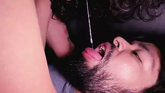 Seksi Meksikalı oral seks çok zengin emiyor ve yüzüne boşalıyorum