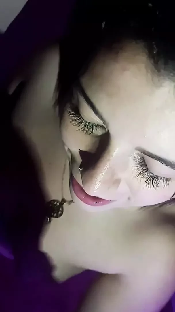 Я хотела записать песню, и она заканчивается минетом и с молоком в ее рту