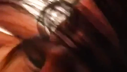 petite thai francaise pour sa premiere video