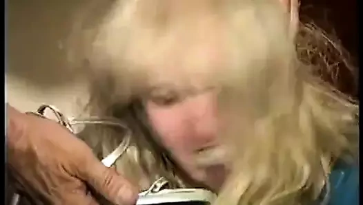 50 yaşında emlakçı taşaklı ve gıdıklayan bölüm 2