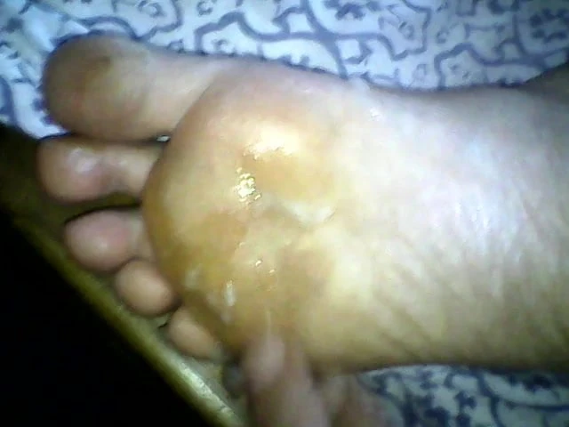 leche en pies de mi mujer dormida 20