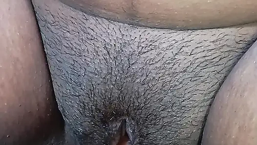 Hintli desi çift büyük memeli teyze üvey oğluyla sikişiyor ev yapımı seks