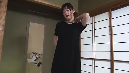 Güzel Dul Eri Saeki Ile Av Röportajı