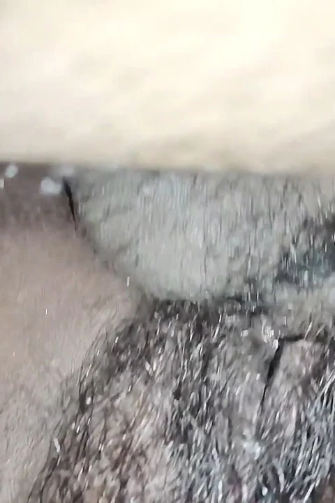 Oğlu Oynarken Komşu Yengeyi Sikiyor.