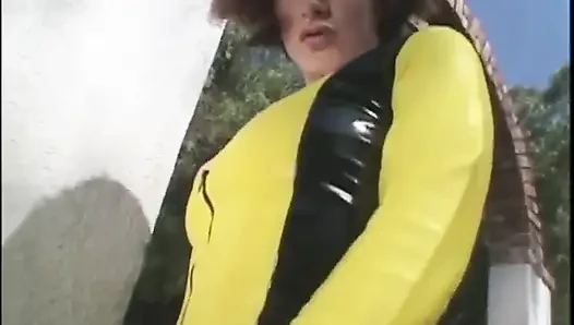 Götten çifte el ve anal sikiş