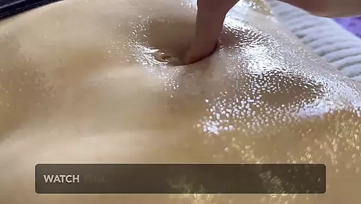 Yağlı göbek deliğimi parmakla (göbek deliği fetişi 4)