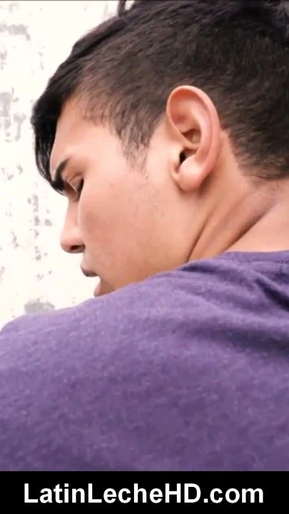 Amatör düz latino twink papi becerdin açık havada için nakit | Klip 1