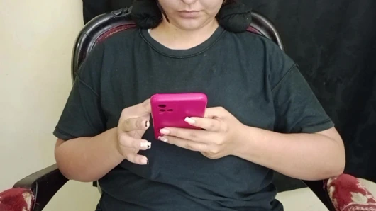 Üvey kız kardeşim için o büyük ve lezzetli memelere masaj