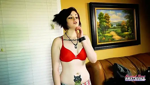 Minyon mürekkepli esmer üniversiteli marcie dildo oyuncağı yoğun solo orgazm!