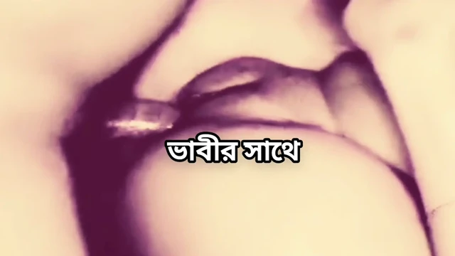 Büyük götlü güzel olgun ateşli seksi yenge aldatıyor ve yatak odasında sevgilisiyle sikişiyor