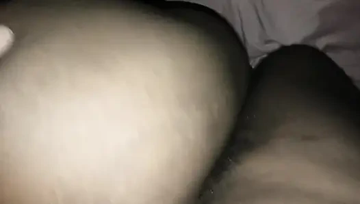 Ev Sahibi Evli Kadın Kiracı Tarafından Götünü Siktiriyor