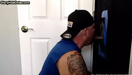 Seks deliği gırtlağına kadar alıyor dilf erkek arkadaşının yarağını yetenekli ağızla şımartıyor