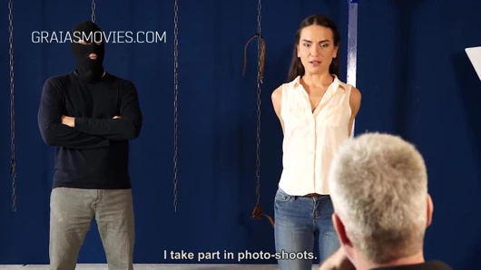 Amcık kırbaçlanan için genç model