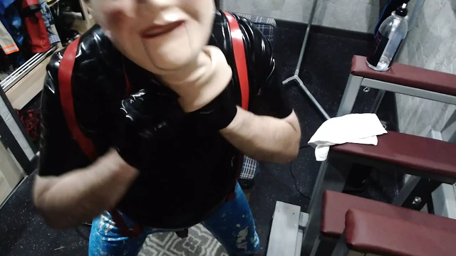 Резиновый медведь хлюпает и кончает