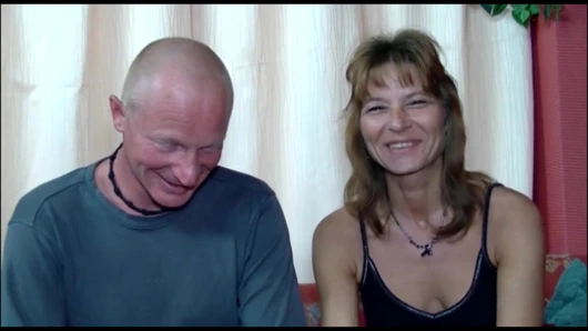 Yaşlı ve genç eş değiştirme partisi